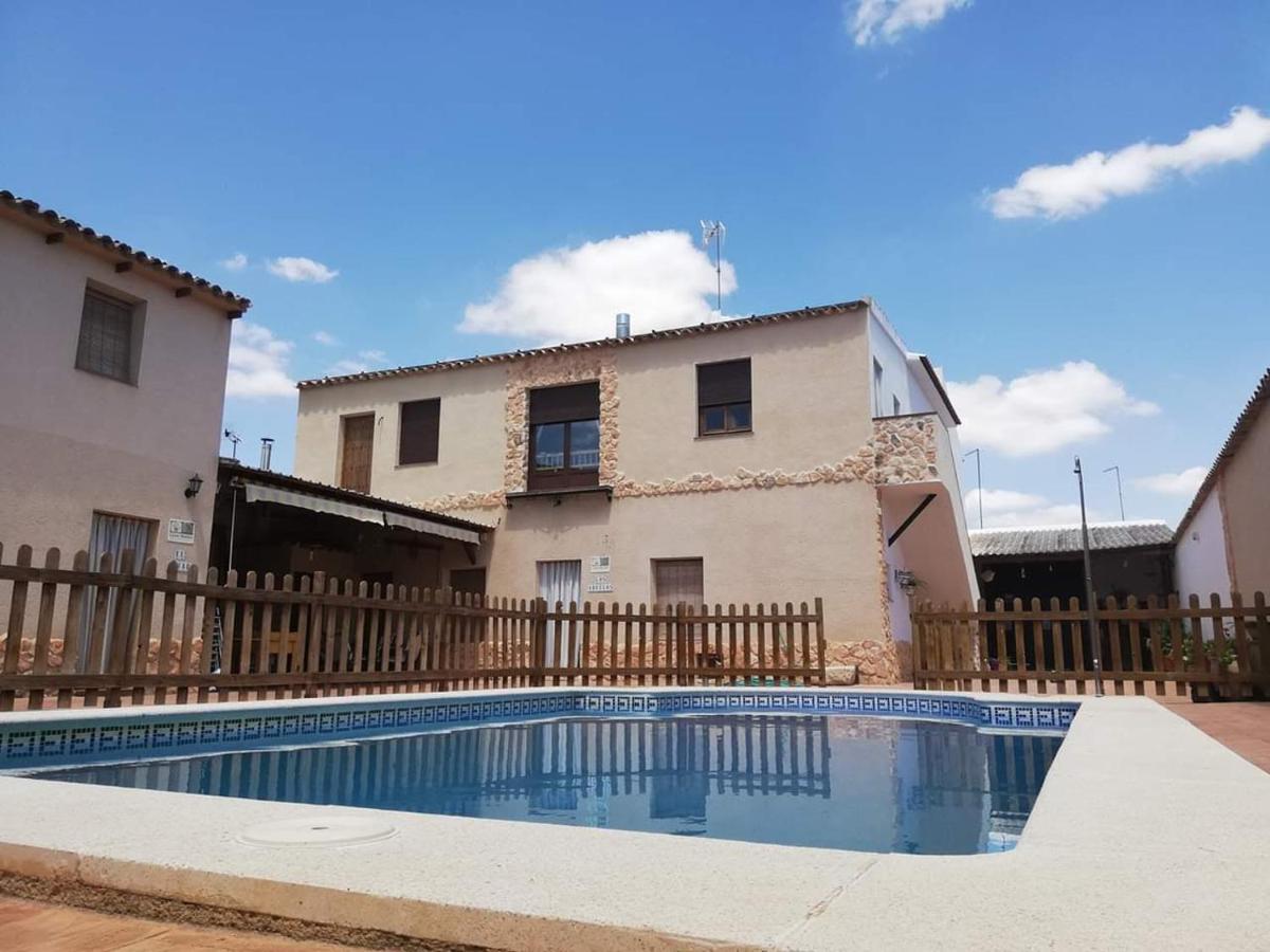 Casa Rural La Quinteria De Sancho Piscina Para Tres Apartamentos Argamasilla De Alba Bagian luar foto